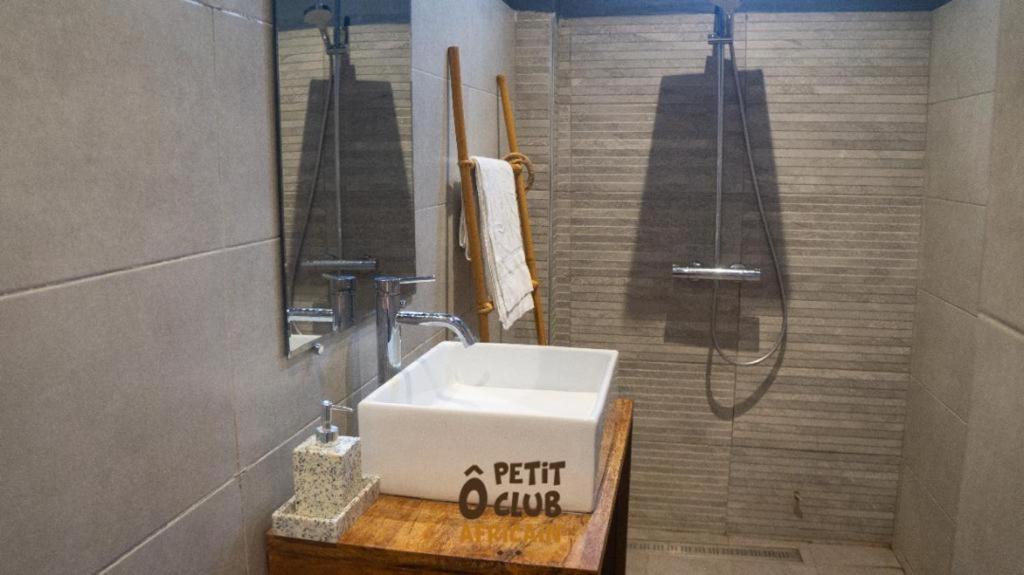 O Petit Club Africain Dakar Bed & Breakfast Eksteriør bilde